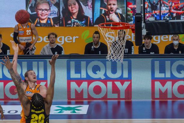 随着卫冕冠 随着卫冕冠