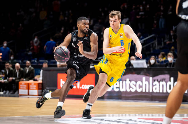 也展现了比 也展现了比