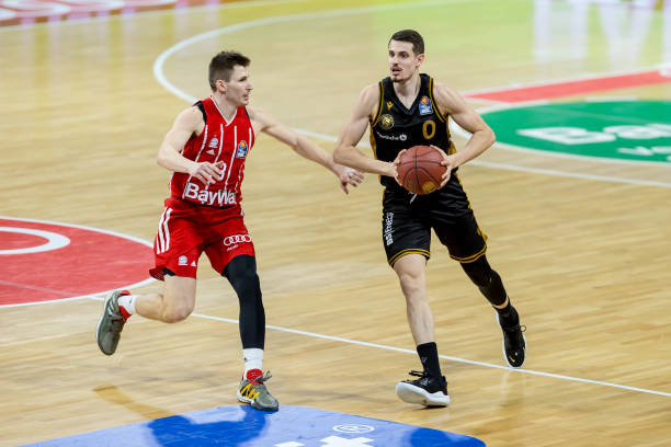 随着赛季的 随着赛季的